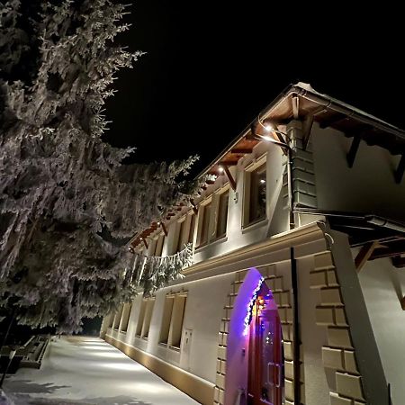 Hotel Galeria Pezinska Baba Пезинок Экстерьер фото