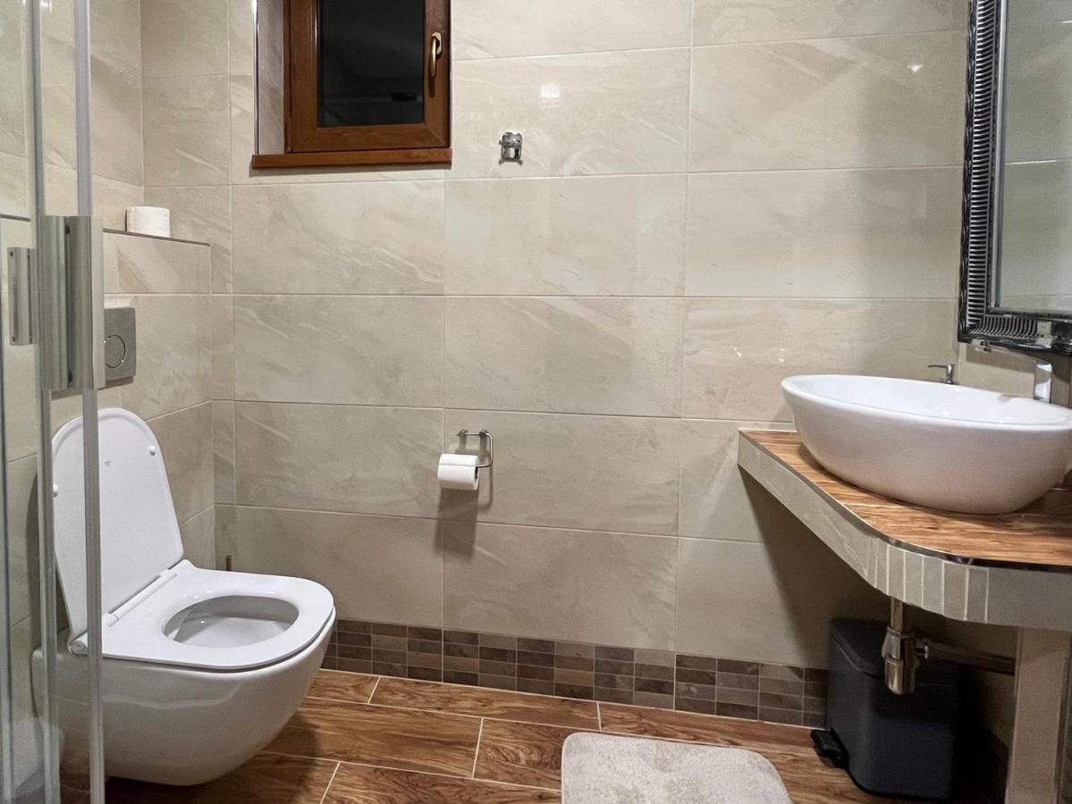 Hotel Galeria Pezinska Baba Пезинок Экстерьер фото